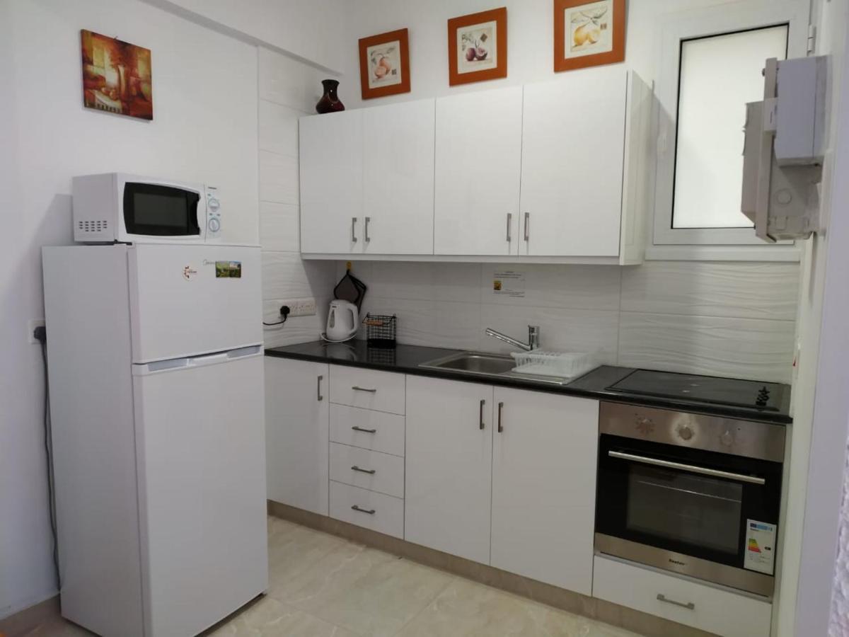 1 Bedroom Apartment Larnaca Esterno foto