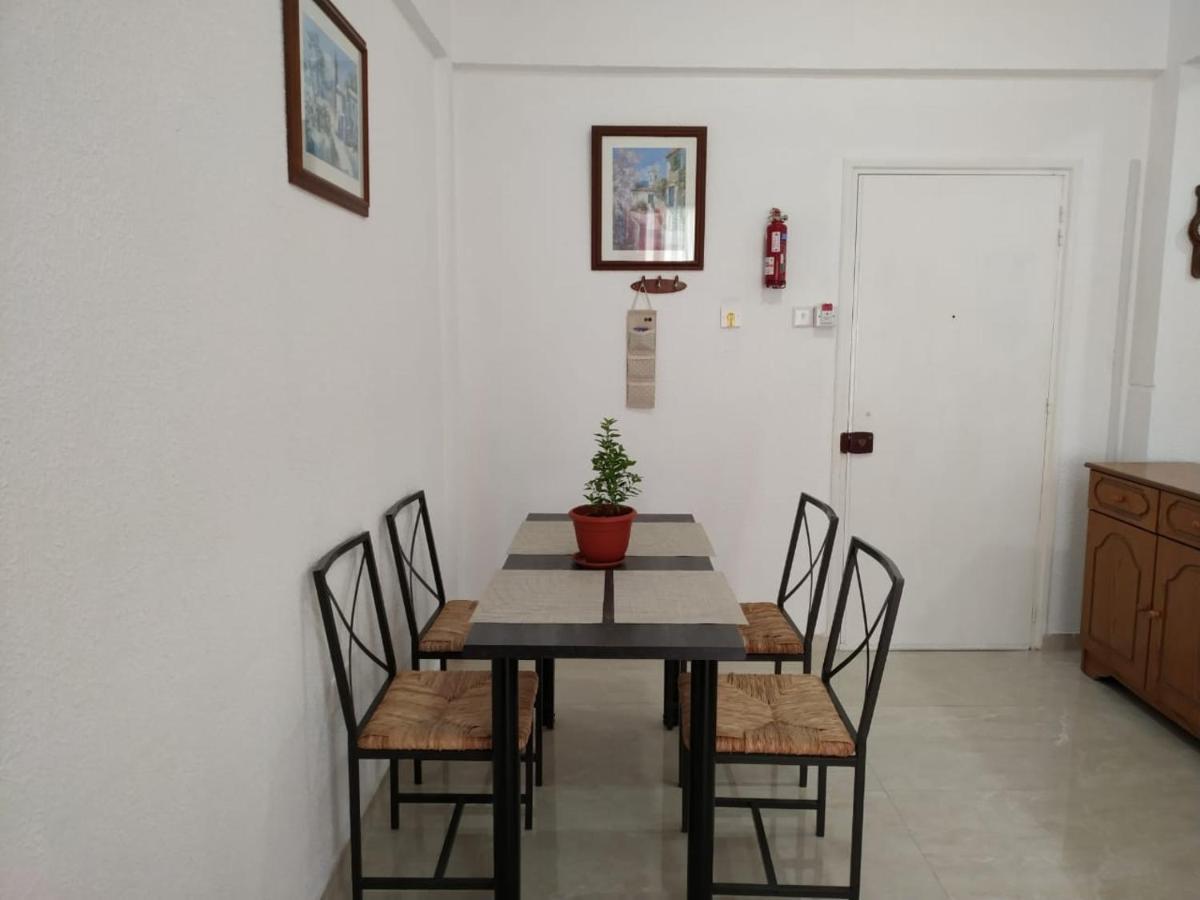 1 Bedroom Apartment Larnaca Esterno foto
